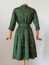 Cargar imagen en el visor de la galería, 1940s 1950s - Outstanding Beauty Embroidered Dress - W27.5 (70cm)