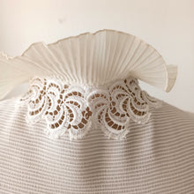 Charger l'image dans la galerie, 1940s 1950s - Stunning White Crepe Lace Blouse - W24/25 (60/64cm)