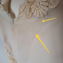 Cargar imagen en el visor de la galería, 1940s 1950s - Delightful Sand Crepe Cotton Blouse - W34.5 (88cm)