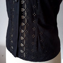 Charger l'image dans la galerie, 1950s - KJS, Germany - Adorable Black Cotton Lace Blouse - Sz.44