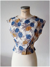 Charger l'image dans la galerie, 1950s - Stunning Asymmetric Roseprint Blouse - W27.5 (70cm)