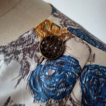 Charger l'image dans la galerie, 1950s - Stunning Asymmetric Roseprint Blouse - W27.5 (70cm)