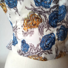 Charger l'image dans la galerie, 1950s - Stunning Asymmetric Roseprint Blouse - W27.5 (70cm)