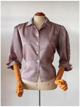 Cargar imagen en el visor de la galería, 1940s - Gorgeous Lilac Textured Rayon Blouse - Sz 42