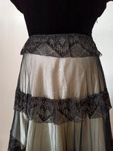 Charger l'image dans la galerie, 1940s - Spectacular Velvet Silk Lace Night Dress - Sz 42 - W29 (74cm)