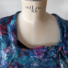 Charger l'image dans la galerie, 1950s - Stunning Abstract Satin Silk Dress - W36 (92cm)