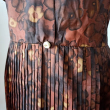 Charger l'image dans la galerie, 1950s 1960s - TERGAL, France - Gorgeous Abstract Dress - W42 (106cm)