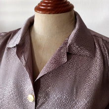 Cargar imagen en el visor de la galería, 1940s - Gorgeous Lilac Textured Rayon Blouse - Sz 42