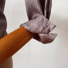 Cargar imagen en el visor de la galería, 1940s - Gorgeous Lilac Textured Rayon Blouse - Sz 42