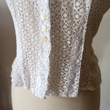 Carica l'immagine nel visualizzatore di Gallery, 1950s - Adorable Satin Cotton Lace Blouse - W34.5 (88cm)