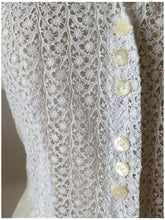 Carica l'immagine nel visualizzatore di Gallery, 1950s - Adorable Satin Cotton Lace Blouse - W34.5 (88cm)