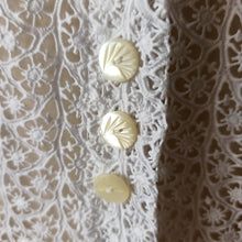 Carica l'immagine nel visualizzatore di Gallery, 1950s - Adorable Satin Cotton Lace Blouse - W34.5 (88cm)
