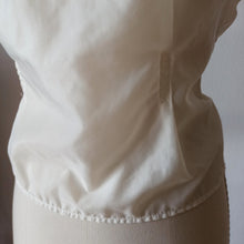 Carica l'immagine nel visualizzatore di Gallery, 1950s - Adorable Satin Cotton Lace Blouse - W34.5 (88cm)