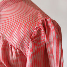 Load image into Gallery viewer, 1930s 1940s - Adorable Red Striped Satin Blouse - W39 (100cm)