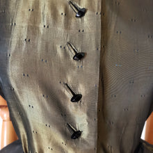 Charger l'image dans la galerie, 1940s 1950s - Stunning Green Silk Velvet Dress - W27.5 (70cm)