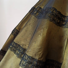 Charger l'image dans la galerie, 1940s 1950s - Stunning Green Silk Velvet Dress - W27.5 (70cm)