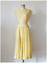Charger l'image dans la galerie, 1940s - Delightful Yellow Pale Sheer Dress - W27 (68cm)