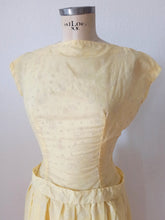 Charger l'image dans la galerie, 1940s - Delightful Yellow Pale Sheer Dress - W27 (68cm)