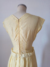 Charger l'image dans la galerie, 1940s - Delightful Yellow Pale Sheer Dress - W27 (68cm)