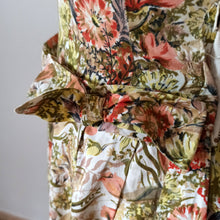 Cargar imagen en el visor de la galería, 1940s - Stunning Floral Puff Sleeves Cotton Dress - W26 (66cm)