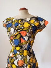 Charger l'image dans la galerie, 1950s - Spectacular Abstract Barkcloth Dress - W24 (60cm)