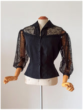Charger l'image dans la galerie, 1950s - Superb Black Rayon Lace Blouse - W31 (80cm)