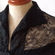 Charger l'image dans la galerie, 1950s - Superb Black Rayon Lace Blouse - W31 (80cm)