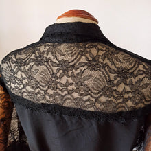 Charger l'image dans la galerie, 1950s - Superb Black Rayon Lace Blouse - W31 (80cm)