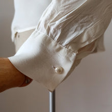 Cargar imagen en el visor de la galería, 1940s - Exquisite Silk Crepe Embroidery Blouse - Sz. 48