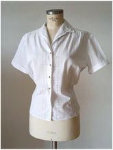 Charger l'image dans la galerie, 1950s - ZETA, France - Lovely White Cotton Blouse - Sz.50