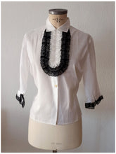 Charger l'image dans la galerie, 1950s - FRENCH DEADSTOCK - Black & White Cotton Blouse - Sz 46