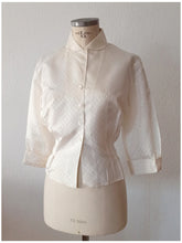 Charger l'image dans la galerie, 1950s - FRENCH DEADSTOCK - Rayon Silk Blouse - Sz 46
