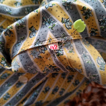 Charger l'image dans la galerie, 1950s - Adorable Pregnancy Rayon Blouse - Sz 42