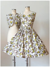 Cargar imagen en el visor de la galería, 1950s - Charming French Floral Cotton Bolero Dress - W28 (72cm)