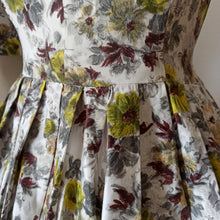 Cargar imagen en el visor de la galería, 1950s - Charming French Floral Cotton Bolero Dress - W28 (72cm)