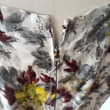 Cargar imagen en el visor de la galería, 1950s - Charming French Floral Cotton Bolero Dress - W28 (72cm)