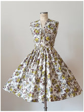 Cargar imagen en el visor de la galería, 1950s - Charming French Floral Cotton Bolero Dress - W28 (72cm)