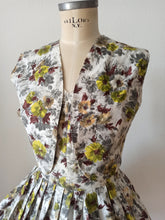 Cargar imagen en el visor de la galería, 1950s - Charming French Floral Cotton Bolero Dress - W28 (72cm)