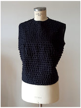Laden Sie das Bild in den Galerie-Viewer, 1960s - MAGDELEINE, France - Superb Black Lace Blouse - Sz 44