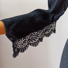 Cargar imagen en el visor de la galería, 1930s - Stunning Art Deco Rayon Silk Lace Dress - W31 (80cm)