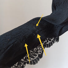 Cargar imagen en el visor de la galería, 1930s - Stunning Art Deco Rayon Silk Lace Dress - W31 (80cm)
