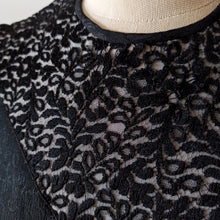 Cargar imagen en el visor de la galería, 1930s - Stunning Art Deco Rayon Silk Lace Dress - W31 (80cm)