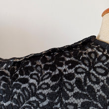 Cargar imagen en el visor de la galería, 1930s - Stunning Art Deco Rayon Silk Lace Dress - W31 (80cm)