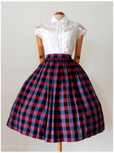 Cargar imagen en el visor de la galería, 1950s - Adorable Plaid Flannel Cotton Skirt - W27.5 (70cm)