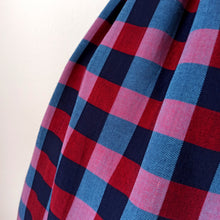 Cargar imagen en el visor de la galería, 1950s - Adorable Plaid Flannel Cotton Skirt - W27.5 (70cm)