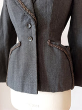 Cargar imagen en el visor de la galería, 1940s - Exquisite Grey Cotton Wool Jacket - W27.5 (70cm)