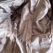 Cargar imagen en el visor de la galería, 1940s - Exquisite Grey Cotton Wool Jacket - W27.5 (70cm)