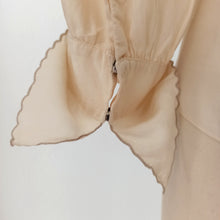 Cargar imagen en el visor de la galería, 1940s - Exquisite Embroidery Silk Blouse - Sz 46