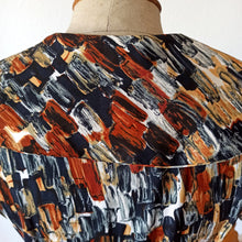 Charger l'image dans la galerie, 1950s - Stunning French Abstract Rayon Satin Dress - W30 (76cm)