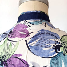 Cargar imagen en el visor de la galería, 1940s - Splendorous Floral Cold Rayon Dress - W30 (76cm)